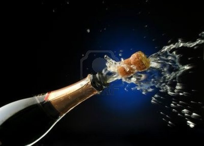 champagne-splash-bottle-and-cork